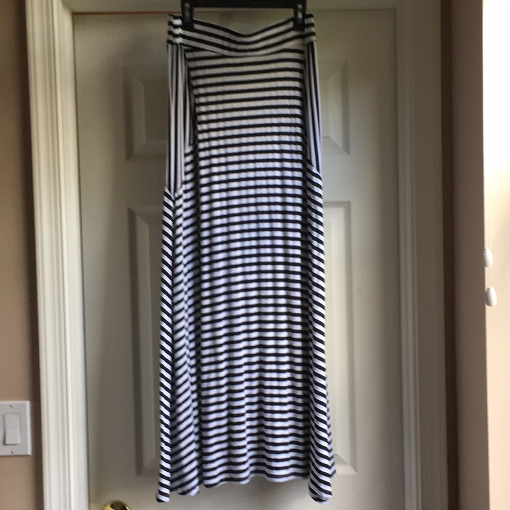 INC Cute Maxi Skirt!  Excellent